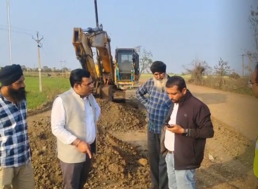 सड़क निर्माण में भ्रष्टाचार देख भड़के इंजीनियर विधायक अग्रवाल , लगाई अधिकारियों की क्लास, बोले- 'मैं भी इंजीनियर हूं, यह घटिया काम नहीं चलेगा'