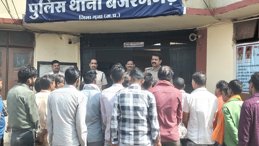 बजरंगगढ़ थाना पुलिस नें ऑटो चालकों को नियमों के पालन की दिलाई शपथ