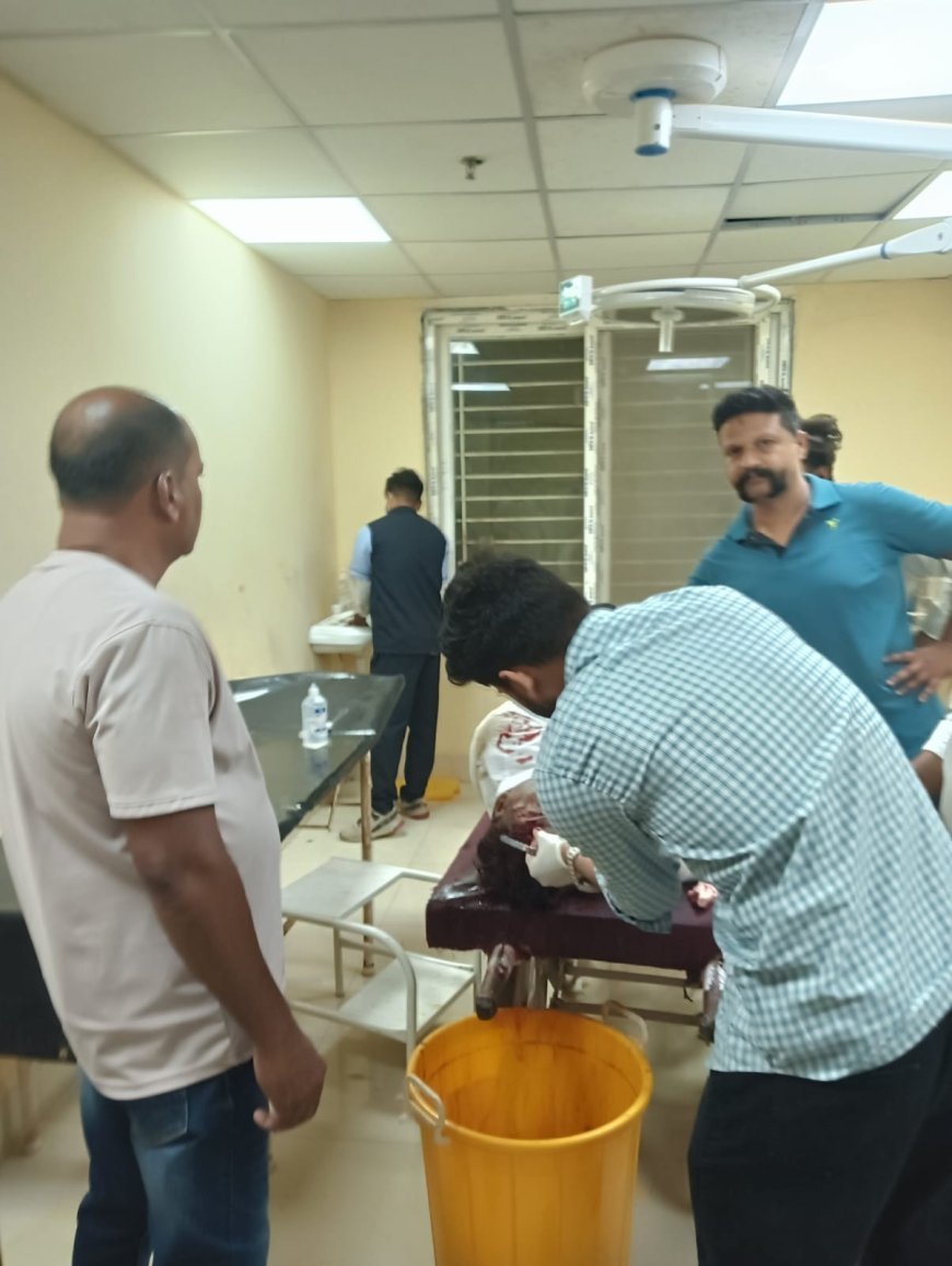 सड़क पर तड़प रहे घायल का लोग बनाते रहे वीडियो