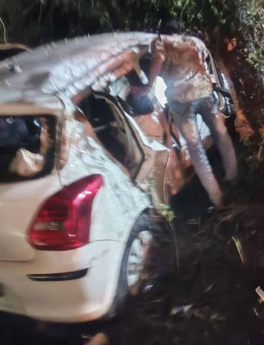 कुंभराज-खटकिया मार्ग पर पेड़ से टकराई कार, दो मजदूरों की मौत