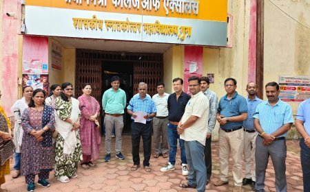 पीएम एक्सीलेंस कॉलेज के प्राध्यापकों ने बांधी काली पट्टी, दिया ज्ञापन