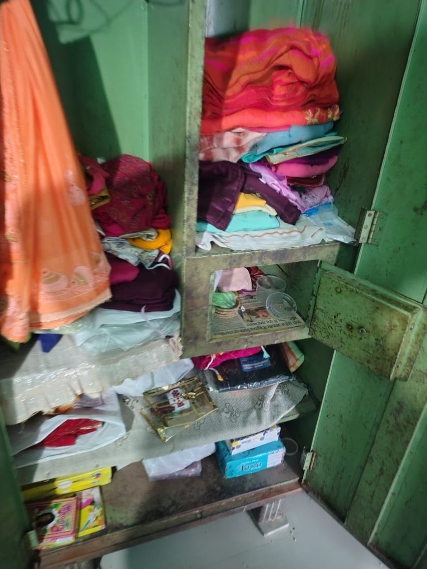 सहायक सचिव के घर में करोड़ों की चोरी,खिड़की काटकर घर में घुसे 10-12 बदमाश, ढाई क्विंटल वजनी तिजोरी और बाइक लेकर हुए रफूचक्कर