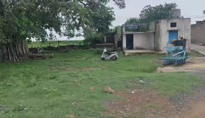 कागजों में बनी बाउंड्रीवॉल, डकार गए 2.64 लाख!