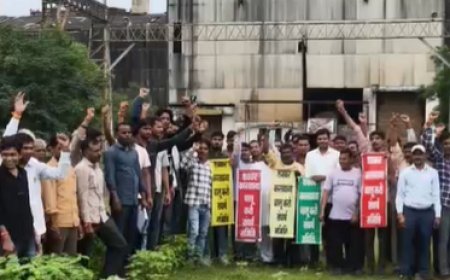 नारायणपुर शक्कर कारखाने को चालू कराने किसानों ने किया आंदोलन