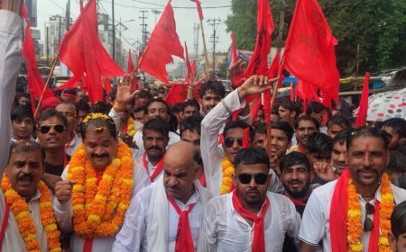 राधा अष्टमी पर गुर्जर समाज ने निकाली भव्य शोभायात्रा