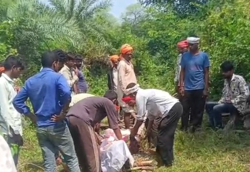 शमशान के लिए तरस रही सहरिया बस्ती, खेत में हो रहा अंतिम संस्कार