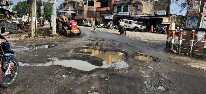 भारी वाहनों के बोझ और झूलते बिजली तारों से सहमा राघौगढ़