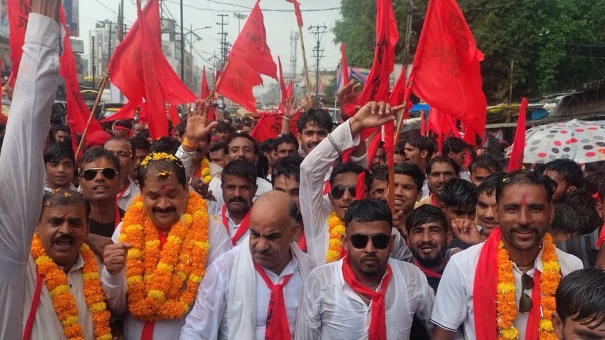 राधा अष्टमी पर गुर्जर समाज ने निकाली भव्य शोभायात्रा